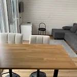 Korter Jaama Flat Surrounded By Garden