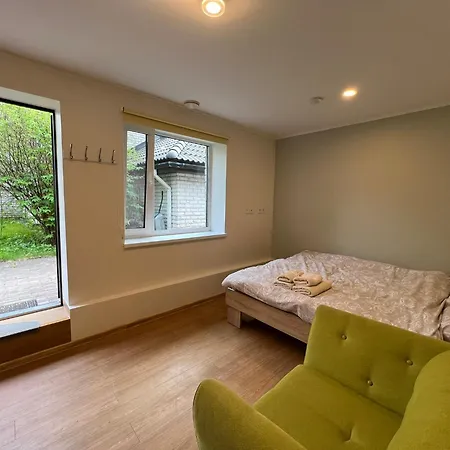 Jaama Flat Surrounded By Garden Apartment