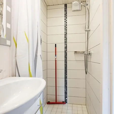 Jaama Flat Surrounded By Garden Apartment