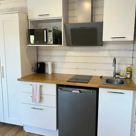 Jaama Flat Surrounded By Garden Apartment