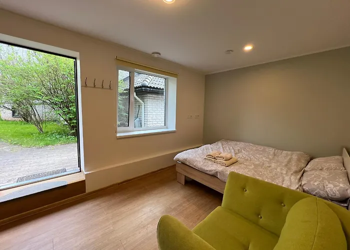 Jaama Flat Surrounded By Garden Apartment