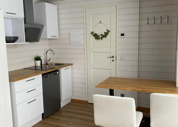 Jaama Flat Surrounded By Garden *