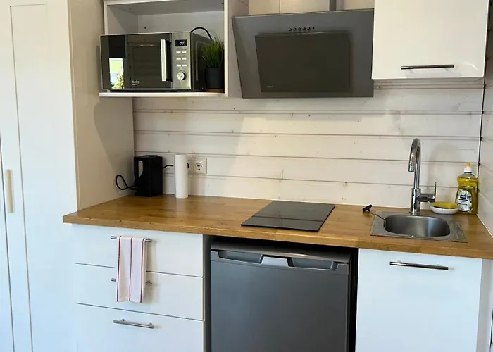 Jaama Flat Surrounded By Garden Apartment